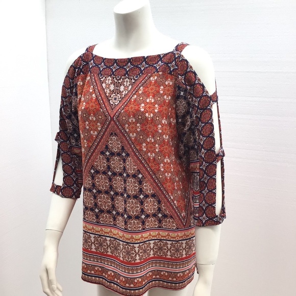 Figueroa & Flower Lena 3/4 Lattice Sleeve Top - Picture 1 of 7